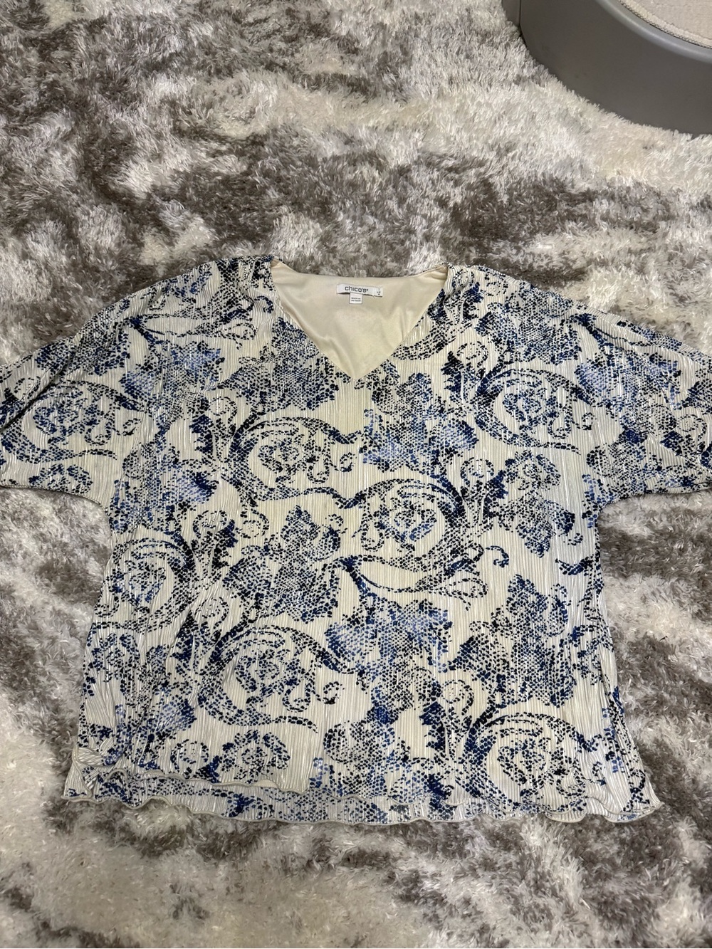 Chico's Cream and Blue Floral V-Neck Short Sleeve Top